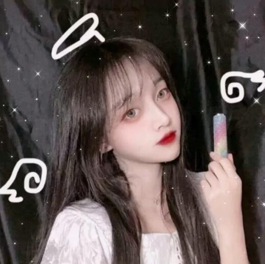 女生熬夜娱乐吃瓜酱,女生娱乐生活新风尚