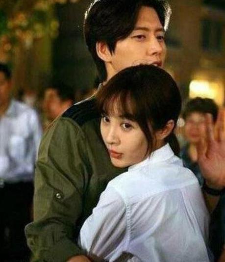 惊全娱乐圈偷听我吃瓜小说,一场意外引发的全民狂欢